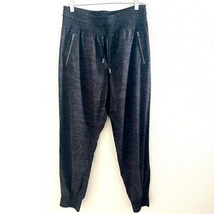 Athleta Camden Printed Charcoal and Black Joggers with Zipper Pockets